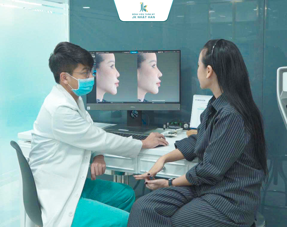 Khách hàng được mô phỏng với hệ thống Vectra-XT trước khi thẩm mỹ