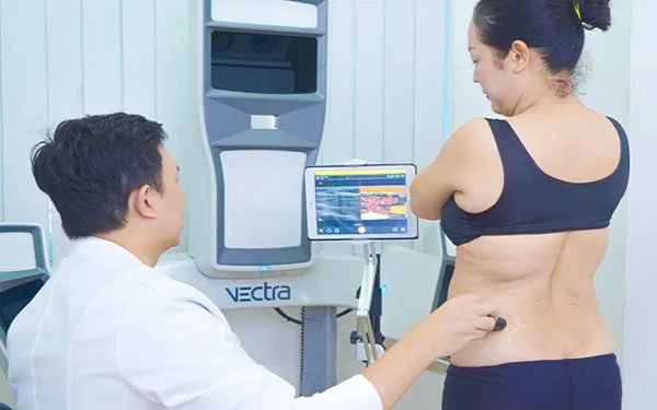 Bác sĩ Lê Phước Tiền - tạo hình vóc dáng chuẩn quốc tế - thanhnien.vn